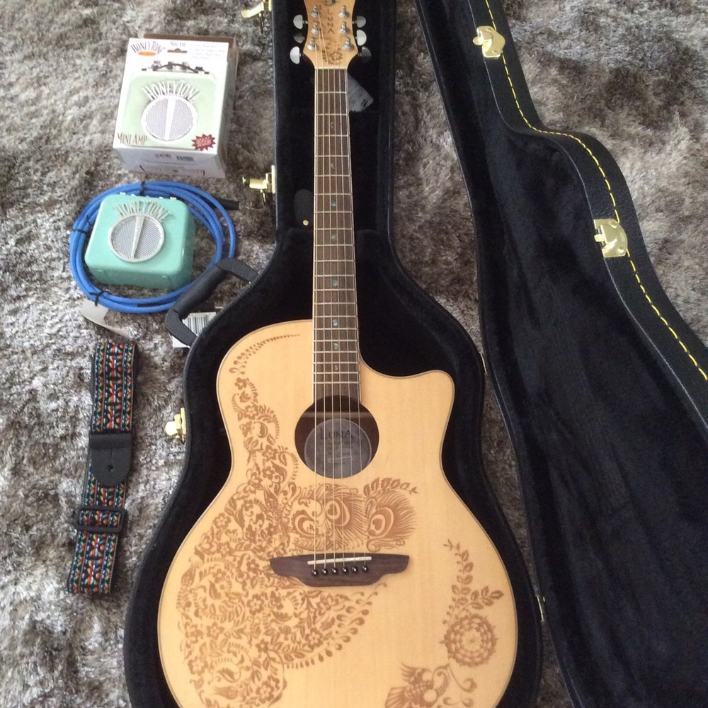 Beautiful Luna henna guitar